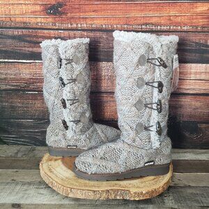 NWT MUK LUKS Felicity Sweater Boots Size 9 Grey Faux Fur Lined Slippers